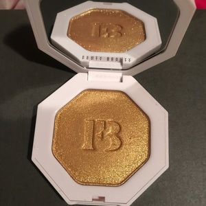 Fenty Beauty Highlighter Trophy Wife